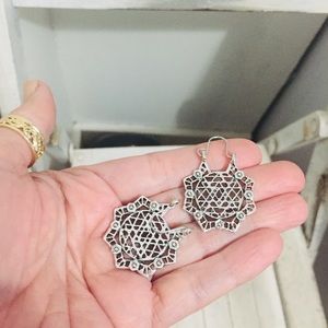 Silver snowflake mid weight dangle earrings